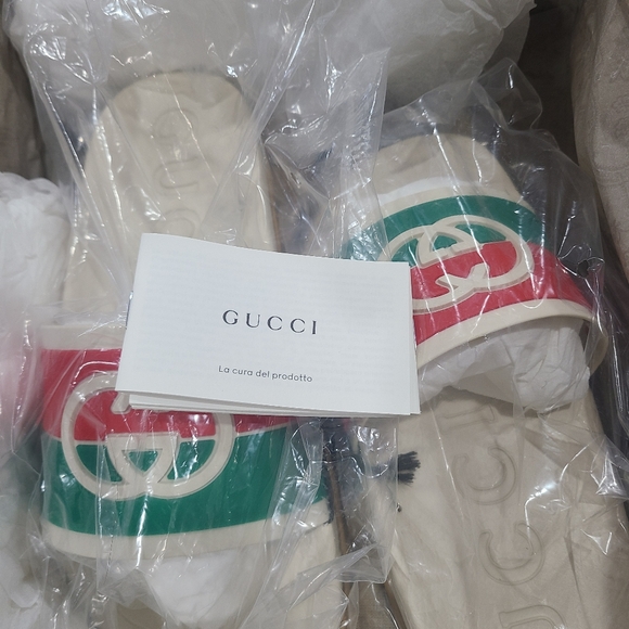 Brand new Gucci slides - Picture 2 of 6